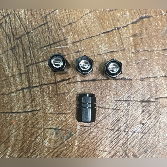 Nissan logo Black Tire Valve Caps, Valve Stem Caps - Picture 3 of 3